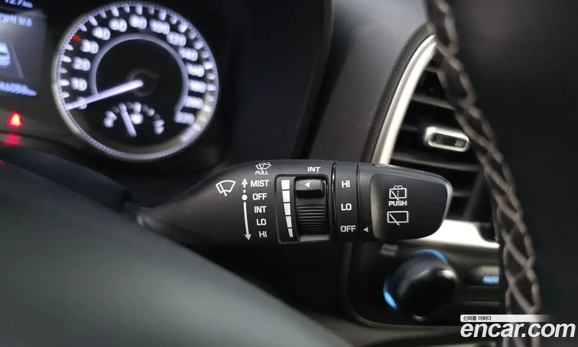 Hyundai Venue 2022 1.6 автомат (гидро), фото 27