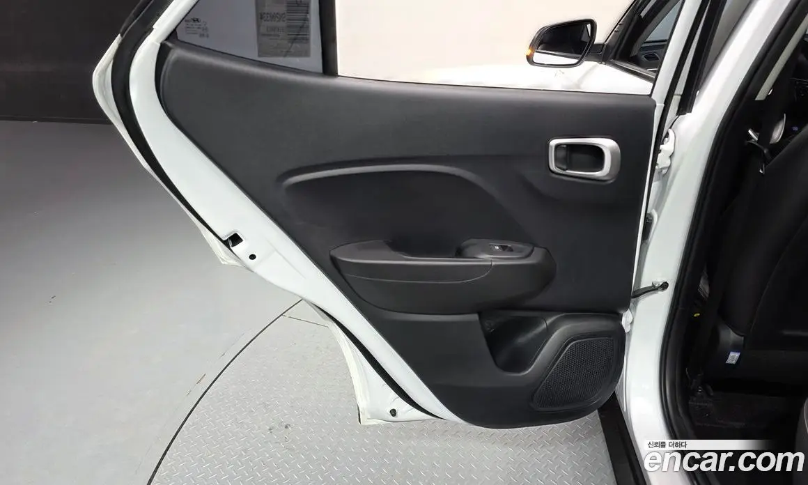 Hyundai Venue 2022 1.6 автомат (гидро), фото 32