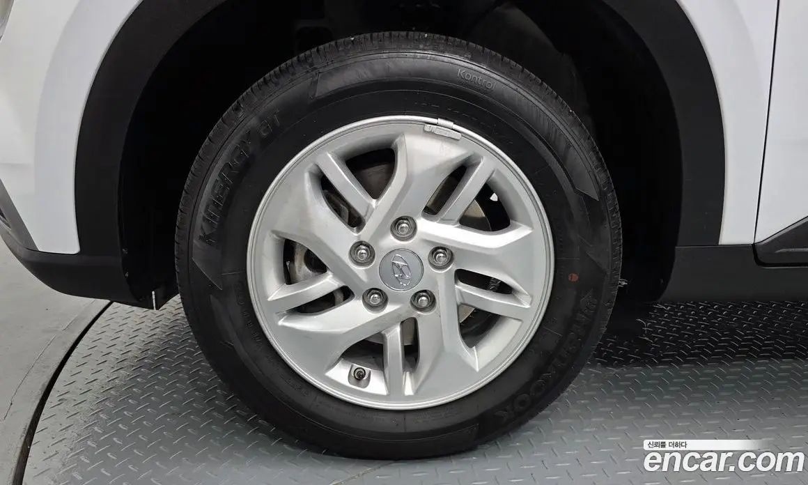 Hyundai Venue 2022 1.6 автомат (гидро), фото 5