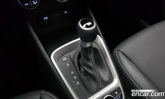 Hyundai Venue 2025 1.6 автомат (гидро), миниатюра 12
