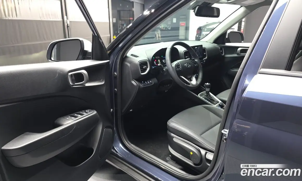 Hyundai Venue 2025 1.6 автомат (гидро), фото 13