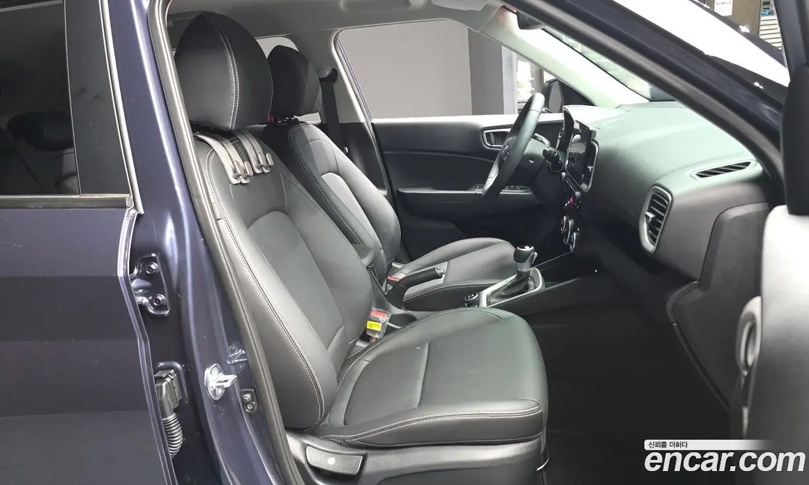 Hyundai Venue 2025 1.6 автомат (гидро), фото 17