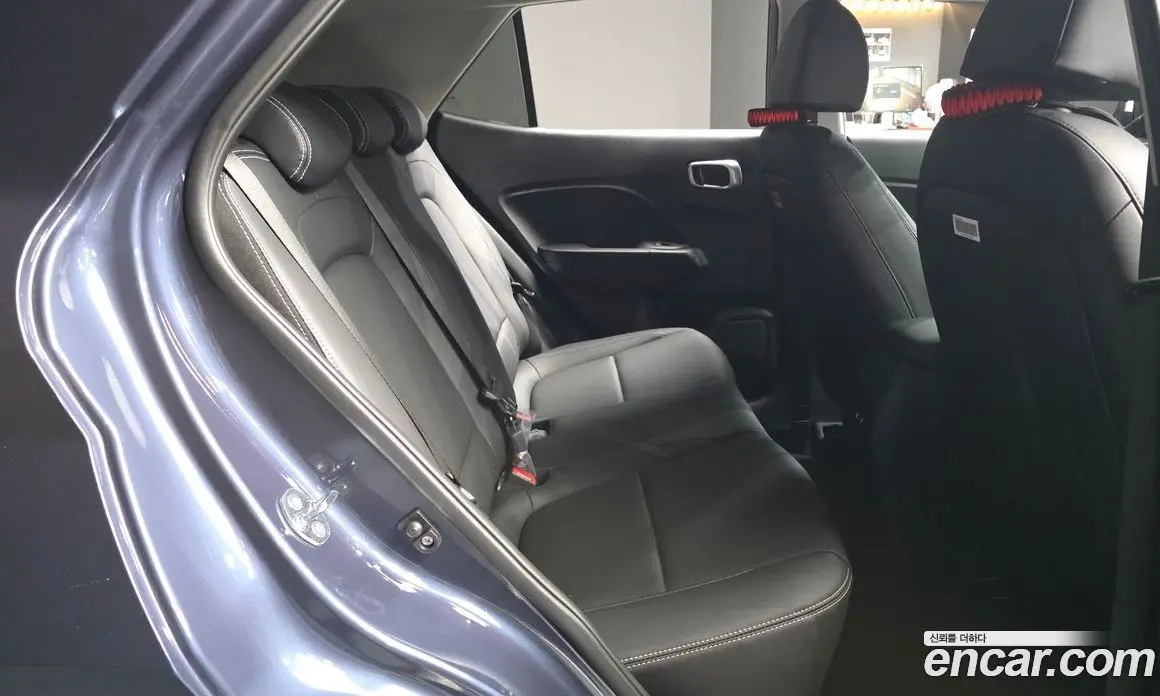 Hyundai Venue 2025 1.6 автомат (гидро), фото 18