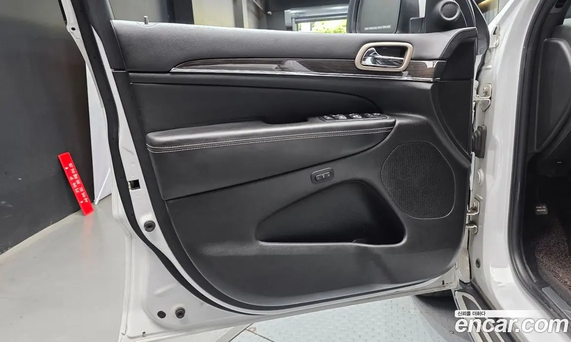 Jeep Cherokee 2017 3.0 автомат (гидро), фото 14