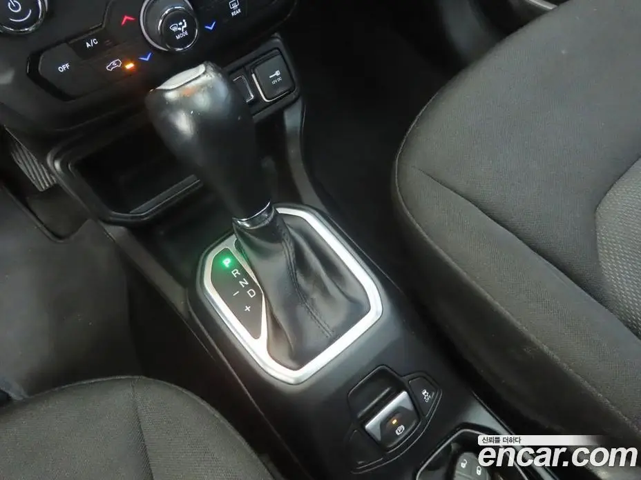 Jeep Renegade 2018 2.4 автомат (гидро), фото 13