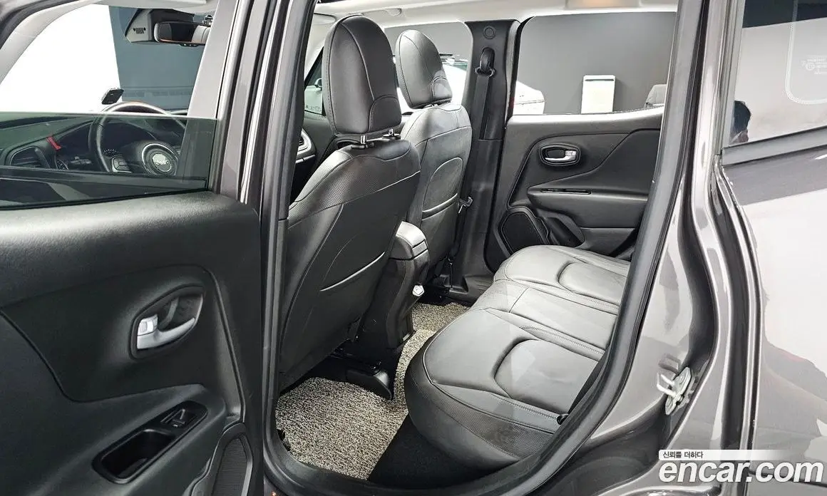 Jeep Renegade 2021 2.4 автомат (гидро), фото 11