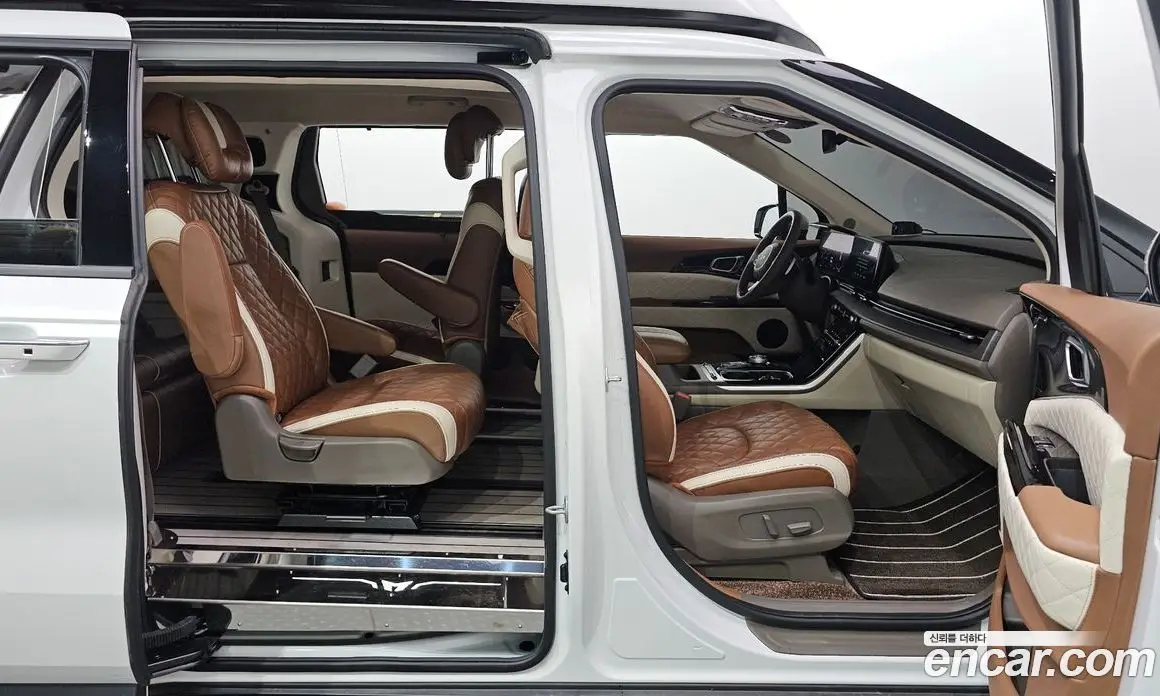 Kia Carnival 2023 3.5 автомат (гидро), фото 24