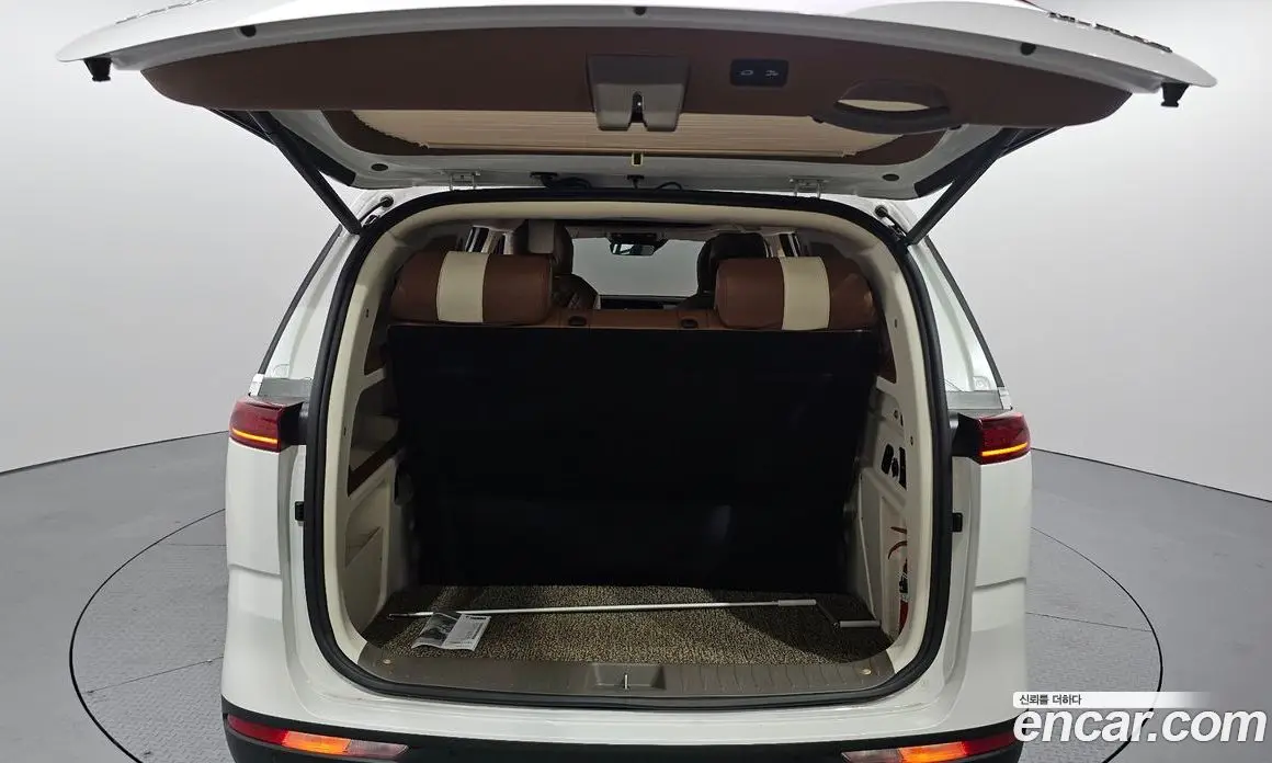 Kia Carnival 2023 3.5 автомат (гидро), фото 26