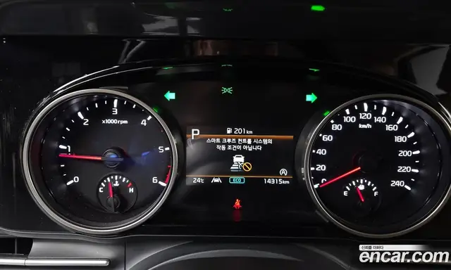 Kia Carnival 2023 2.2 автомат (гидро), миниатюра 11