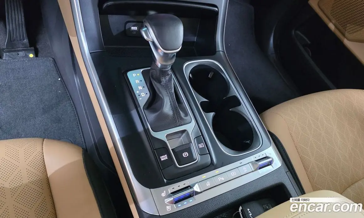 Kia Carnival 2023 2.2 автомат (гидро), фото 12
