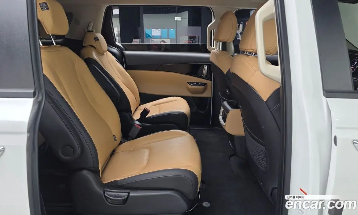 Kia Carnival 2023 2.2 автомат (гидро), фото 16