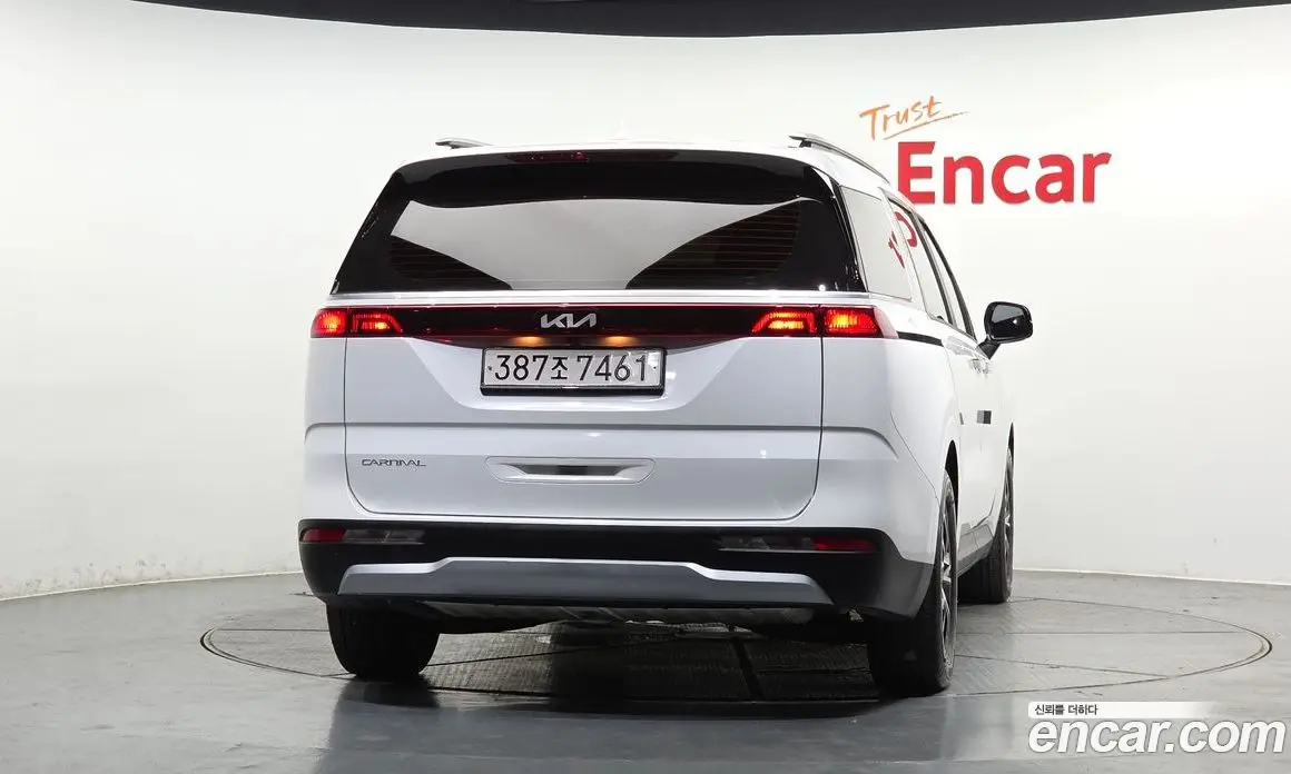 Kia Carnival 2023 2.2 автомат (гидро), фото 4