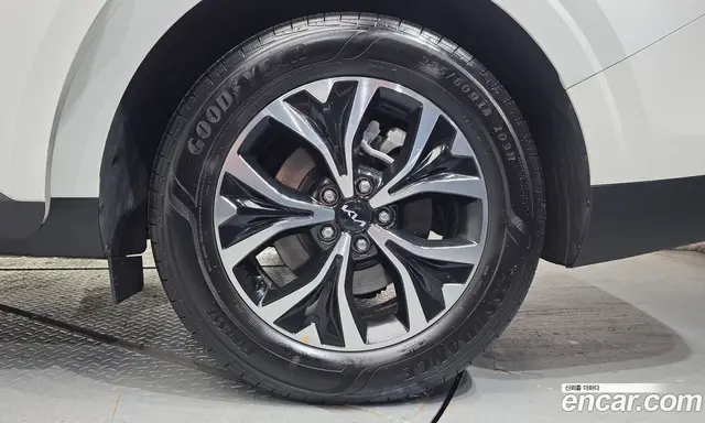 Kia Carnival 2023 2.2 автомат (гидро), миниатюра 7