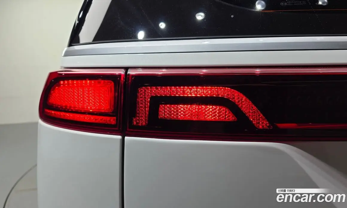 Kia Carnival 2023 2.2 автомат (гидро), фото 9