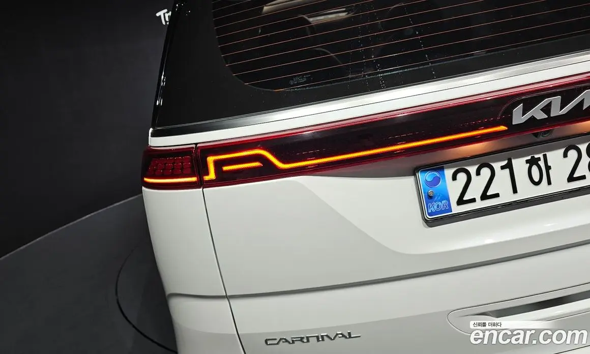 Kia Carnival 2023 2.2 автомат (гидро), фото 8