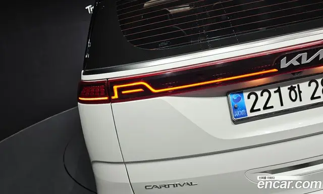 Kia Carnival 2023 2.2 автомат (гидро), миниатюра 8