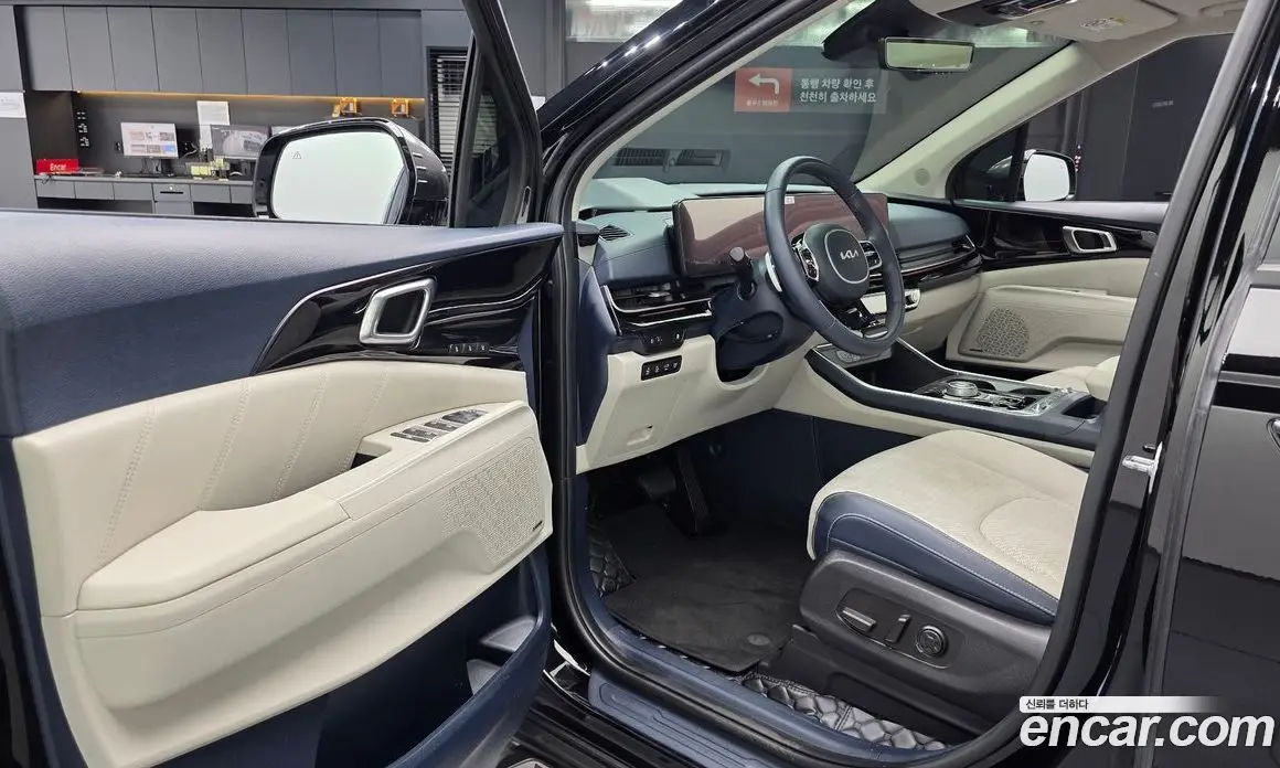 Kia Carnival 2024 1.6 автомат (гидро), фото 12