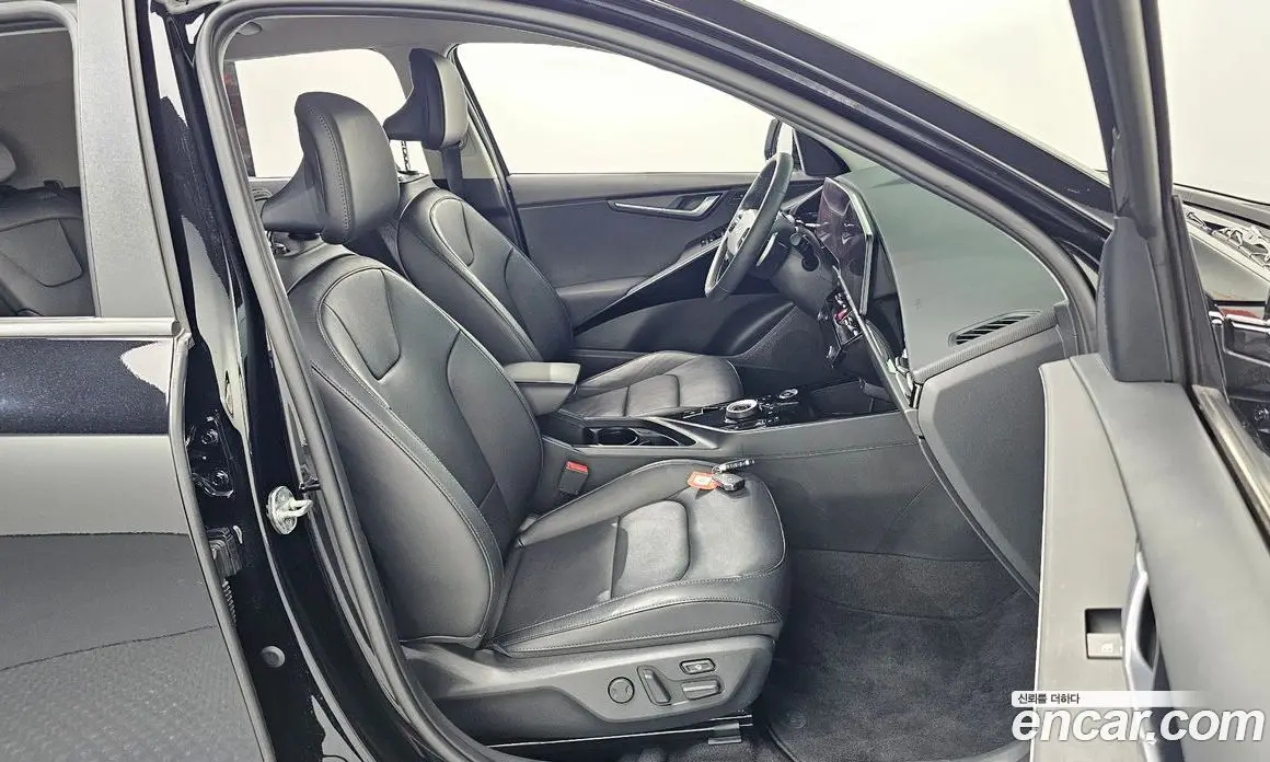 Kia Niro 2022 0.2 автомат (гидро), фото 16