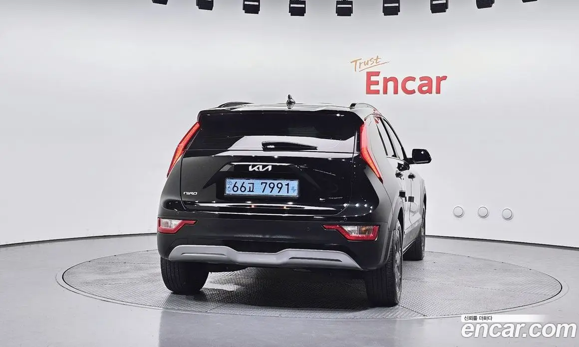 Kia Niro 2022 0.2 автомат (гидро), фото 4