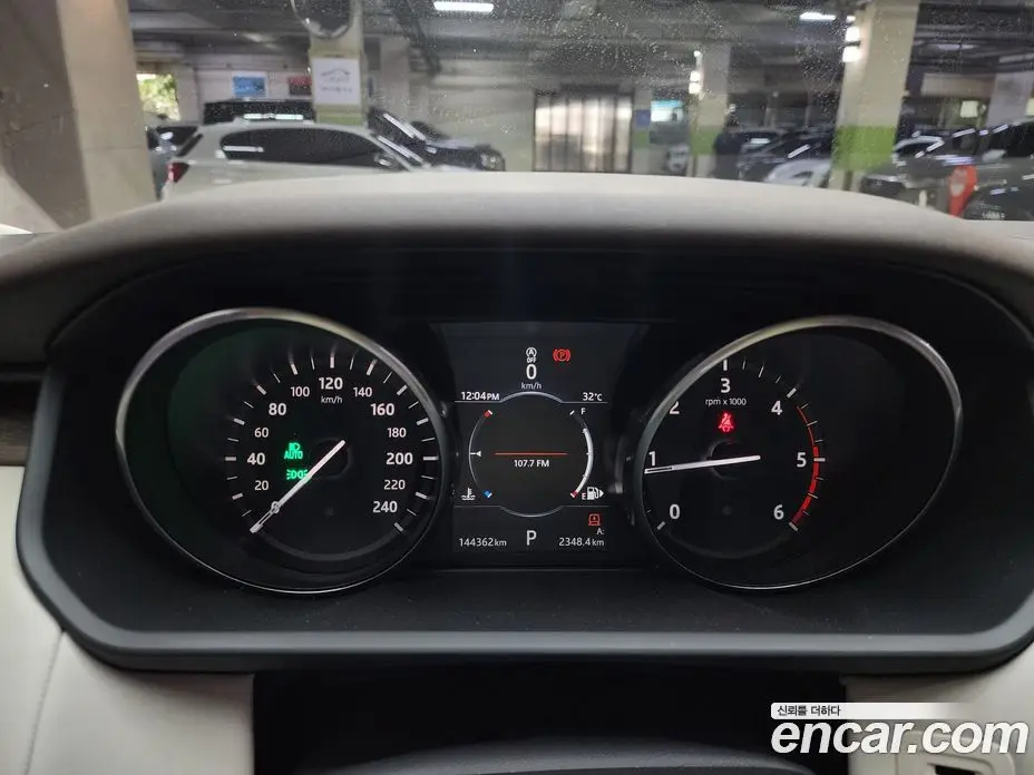 Land Rover Discovery 2017 3.0 автомат (гидро), фото 7