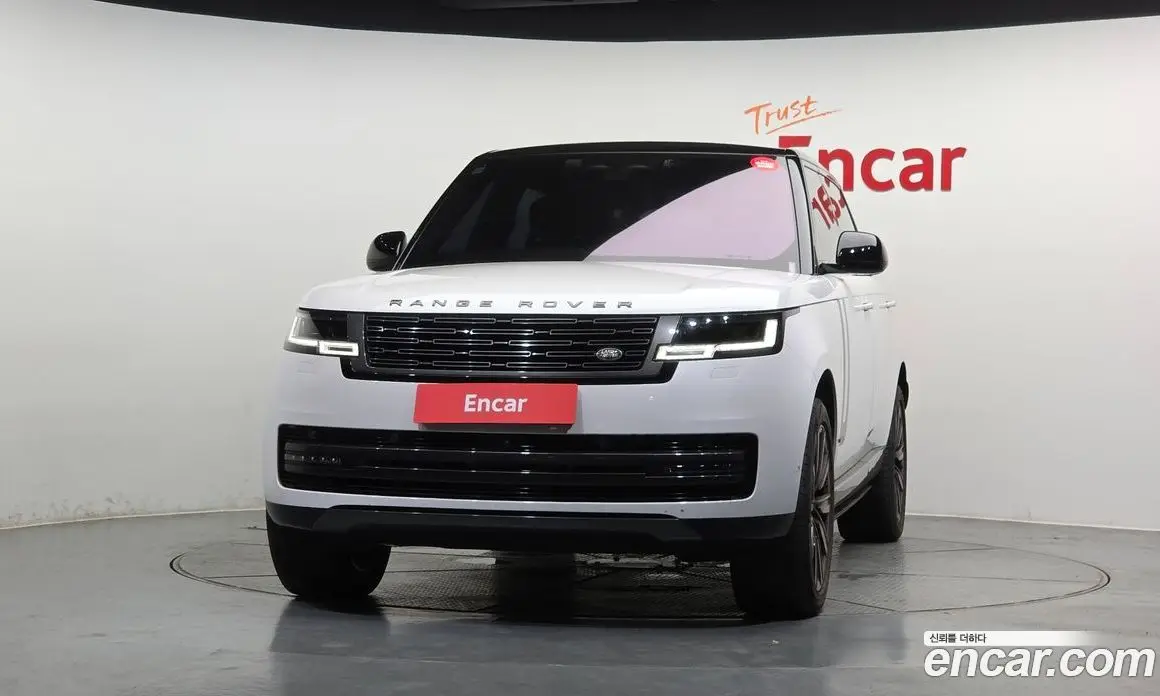 Land Rover Range Rover 2023 4.4 автомат (гидро), фото 3