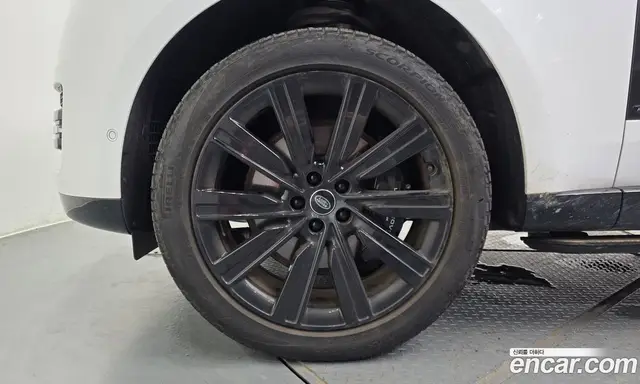 Land Rover Range Rover 2023 4.4 автомат (гидро), миниатюра 5
