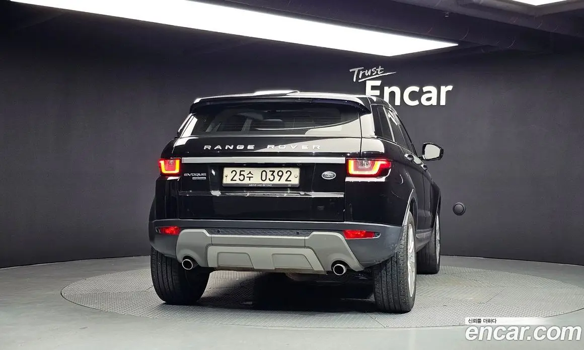 Land Rover Range Rover Evoque 2015 2.0 автомат (гидро), фото 4