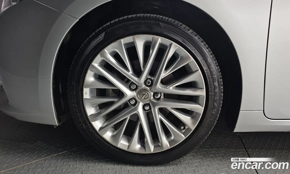 Lexus ES 2015 3.5 автомат (гидро), фото 5