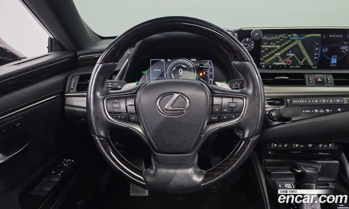Lexus ES 2019 2.5 автомат (гидро), фото 13