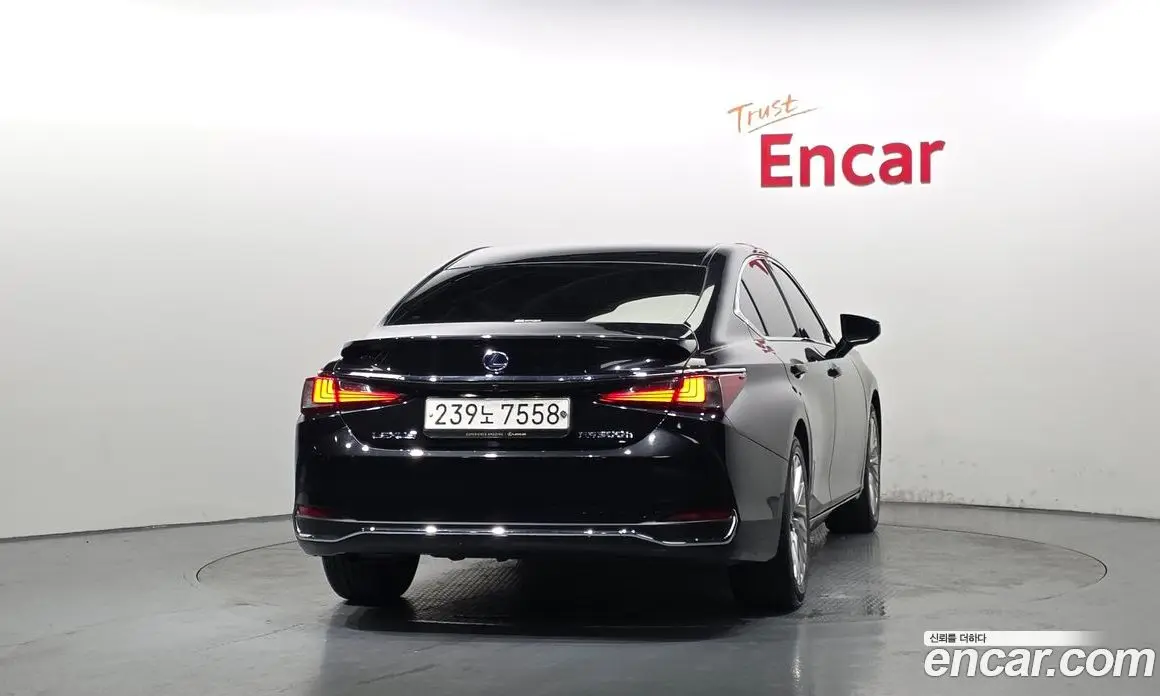 Lexus ES 2019 2.5 автомат (гидро), фото 4