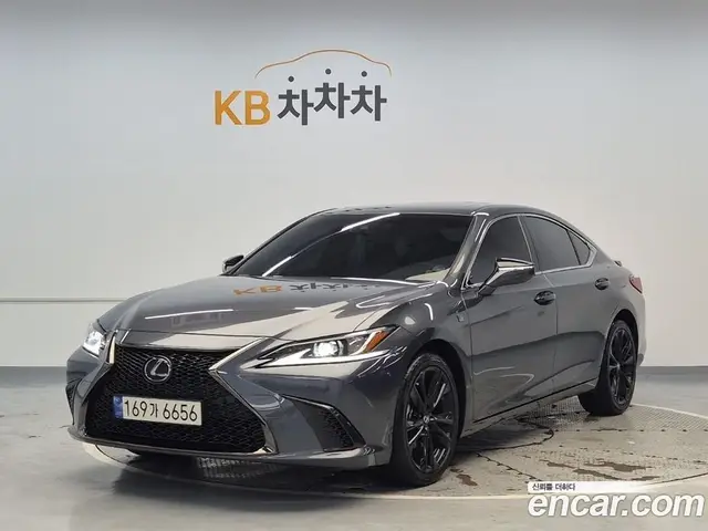 Lexus ES, 2024, 42 000 км
