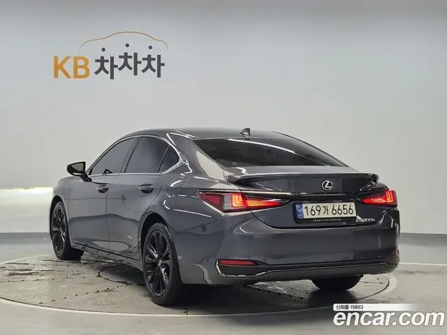 Lexus ES 2024 2.5 автомат (гидро), миниатюра 2
