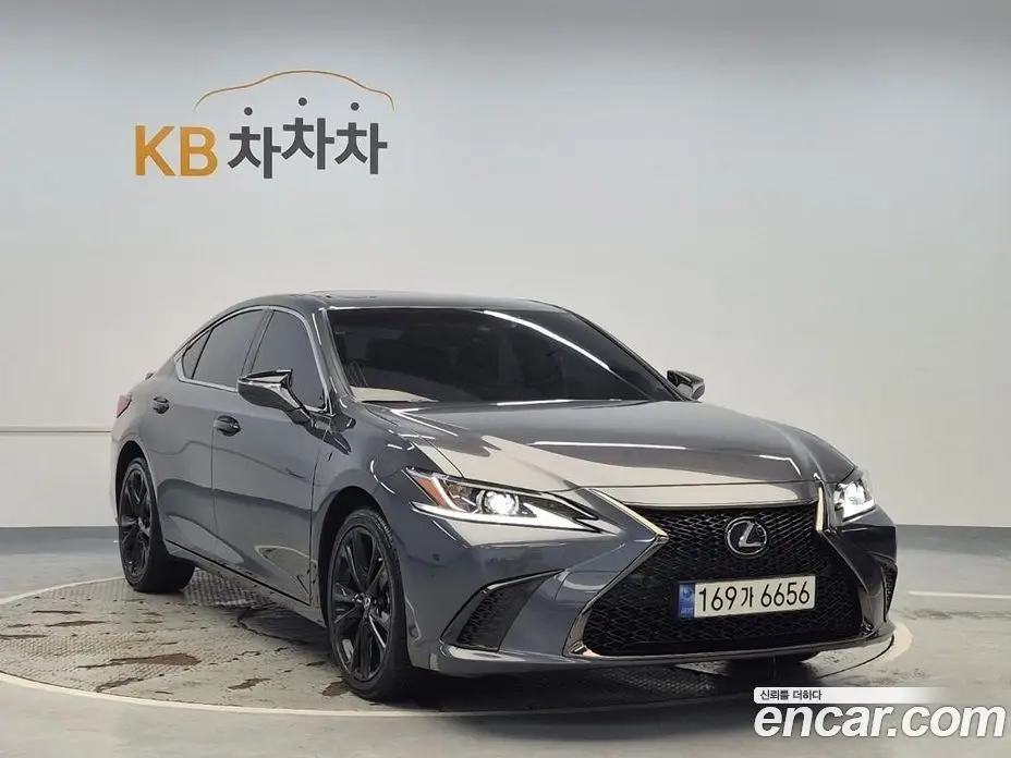 Lexus ES 2024 2.5 автомат (гидро), фото 4