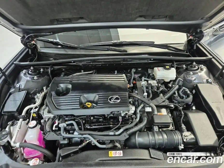 Lexus ES 2024 2.5 автомат (гидро), фото 5