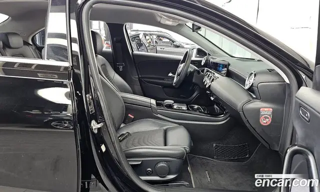 Mercedes-Benz A-Class 2020 2.0 автомат (гидро), миниатюра 11