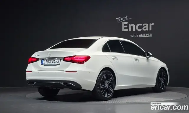 Mercedes-Benz A-Class 2024 1.9 автомат (гидро), миниатюра 1