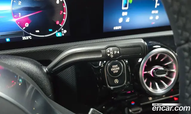 Mercedes-Benz A-Class 2024 1.9 автомат (гидро), миниатюра 11