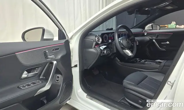 Mercedes-Benz A-Class 2024 1.9 автомат (гидро), миниатюра 12