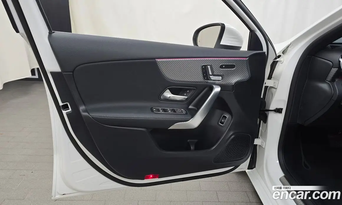 Mercedes-Benz A-Class 2024 1.9 автомат (гидро), фото 13