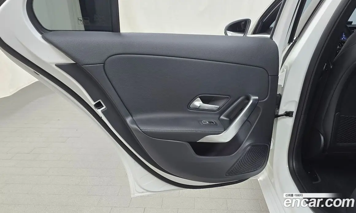 Mercedes-Benz A-Class 2024 1.9 автомат (гидро), фото 14