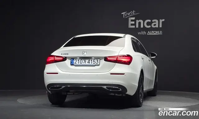 Mercedes-Benz A-Class 2024 1.9 автомат (гидро), миниатюра 3