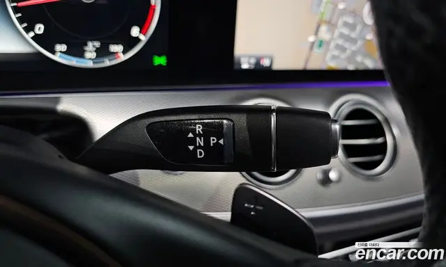 Mercedes-Benz E-Class 2017 3.0 автомат (гидро), миниатюра 9