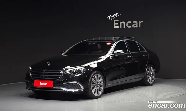 Mercedes-Benz E-Class 2022 3.0 автомат (гидро), миниатюра 1