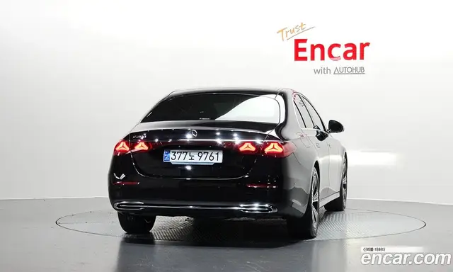 Mercedes-Benz E-Class 2024 2.0 автомат (гидро), миниатюра 3