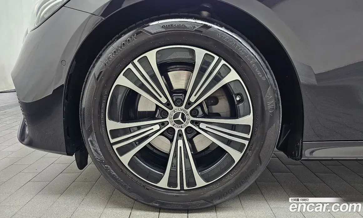 Mercedes-Benz E-Class 2024 2.0 автомат (гидро), фото 4