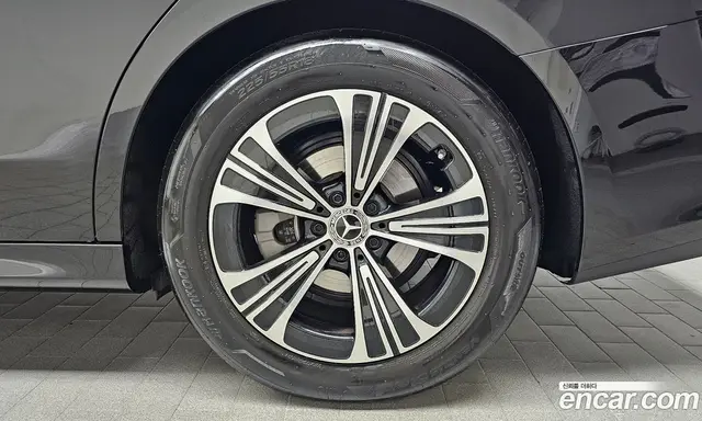 Mercedes-Benz E-Class 2024 2.0 автомат (гидро), миниатюра 6