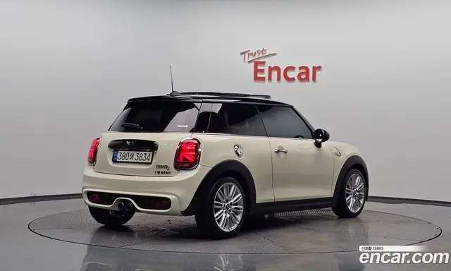 Mini Cooper 2016 2.0 автомат (гидро), миниатюра 2