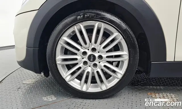Mini Cooper 2016 2.0 автомат (гидро), миниатюра 5
