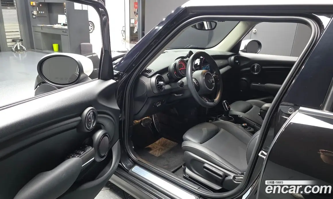 Mini Cooper 2020 1.5 автомат (гидро), фото 13