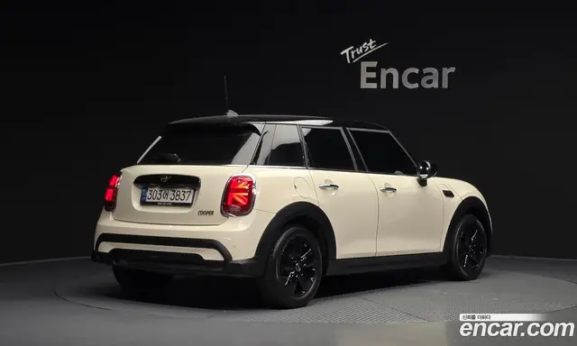 Mini Cooper 2022 1.5 автомат (гидро), миниатюра 2